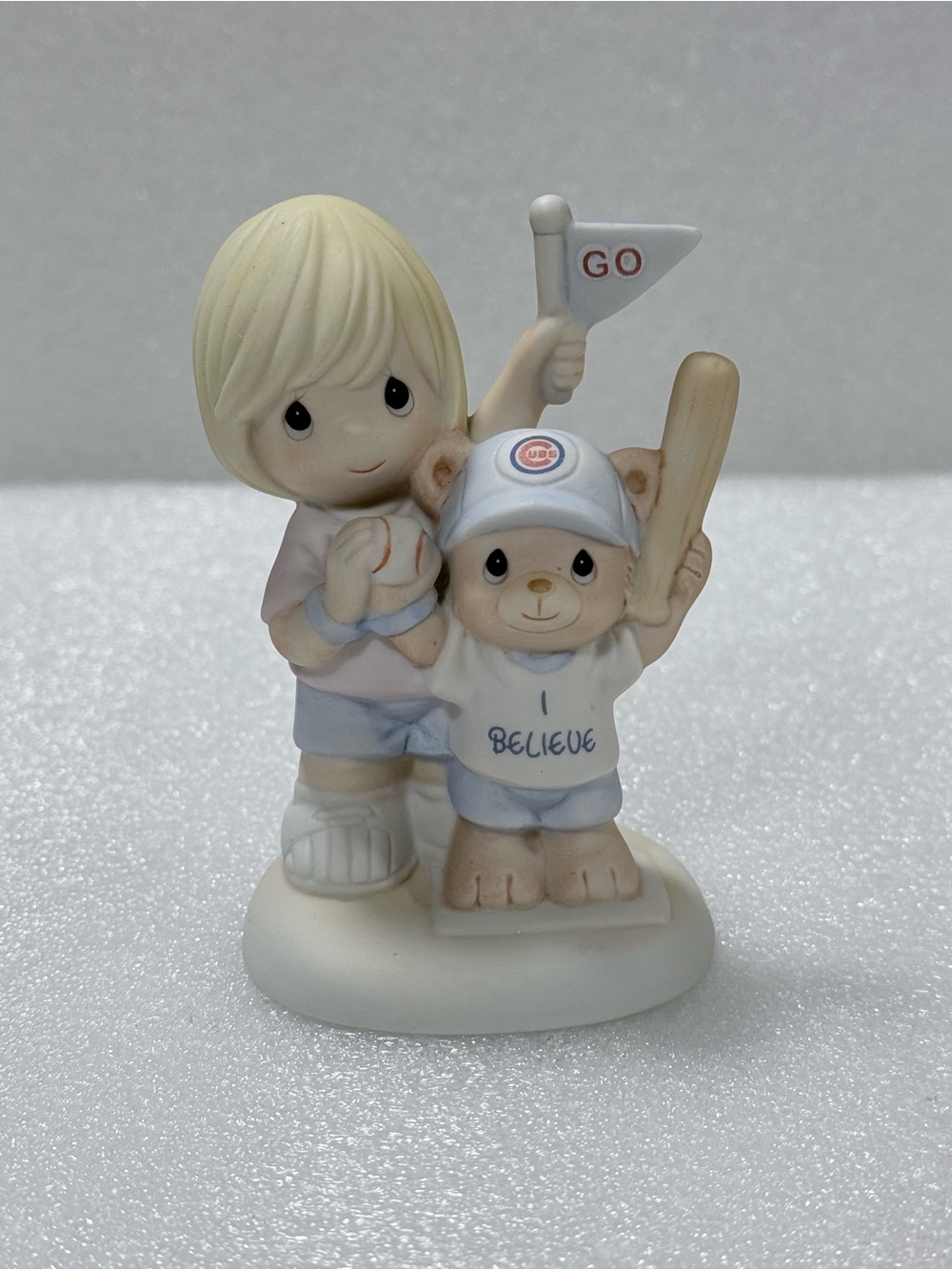 Precious Moments MOMS ALWAYS SUPPORT THEIR CUBS Baseball Limited Edition 619001